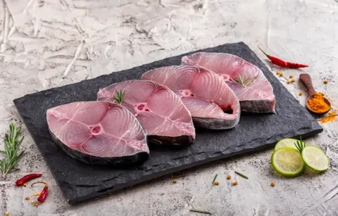 Full Slice - Seer Fish / Vanjaram Pieces: 4 - 6 Gross: 600 - 650 Gms Net: 480 - 500 gms